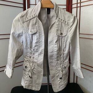 Womens or Teen jacket great with a pair jeans or nice pants!